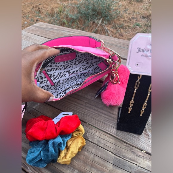 Juicy Couture Y2K Pink Bag Bundle & Gold Tone Earrings & Scrunchies NEW - Picture 5 of 10